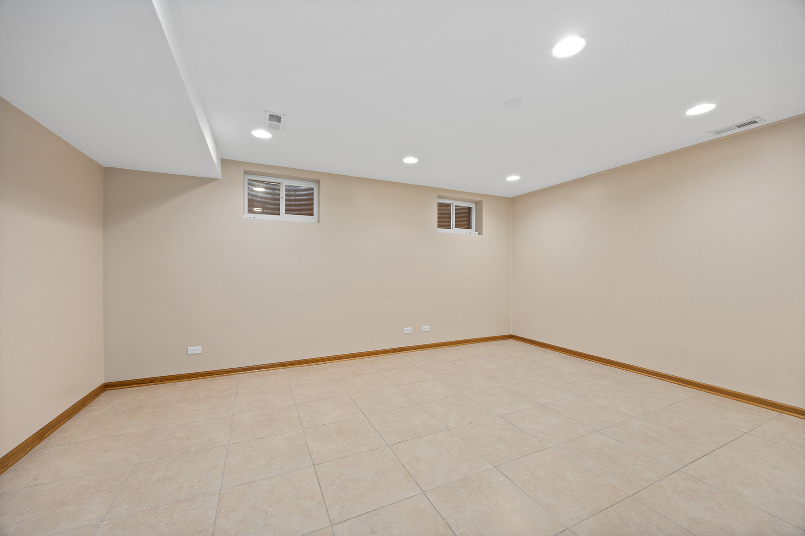 140 Founders Pointe S, Bloomingdale, IL 60108