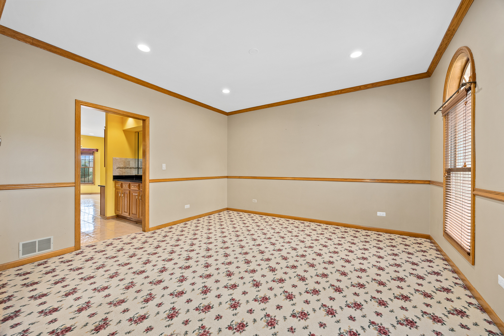 140 Founders Pointe S, Bloomingdale, IL 60108