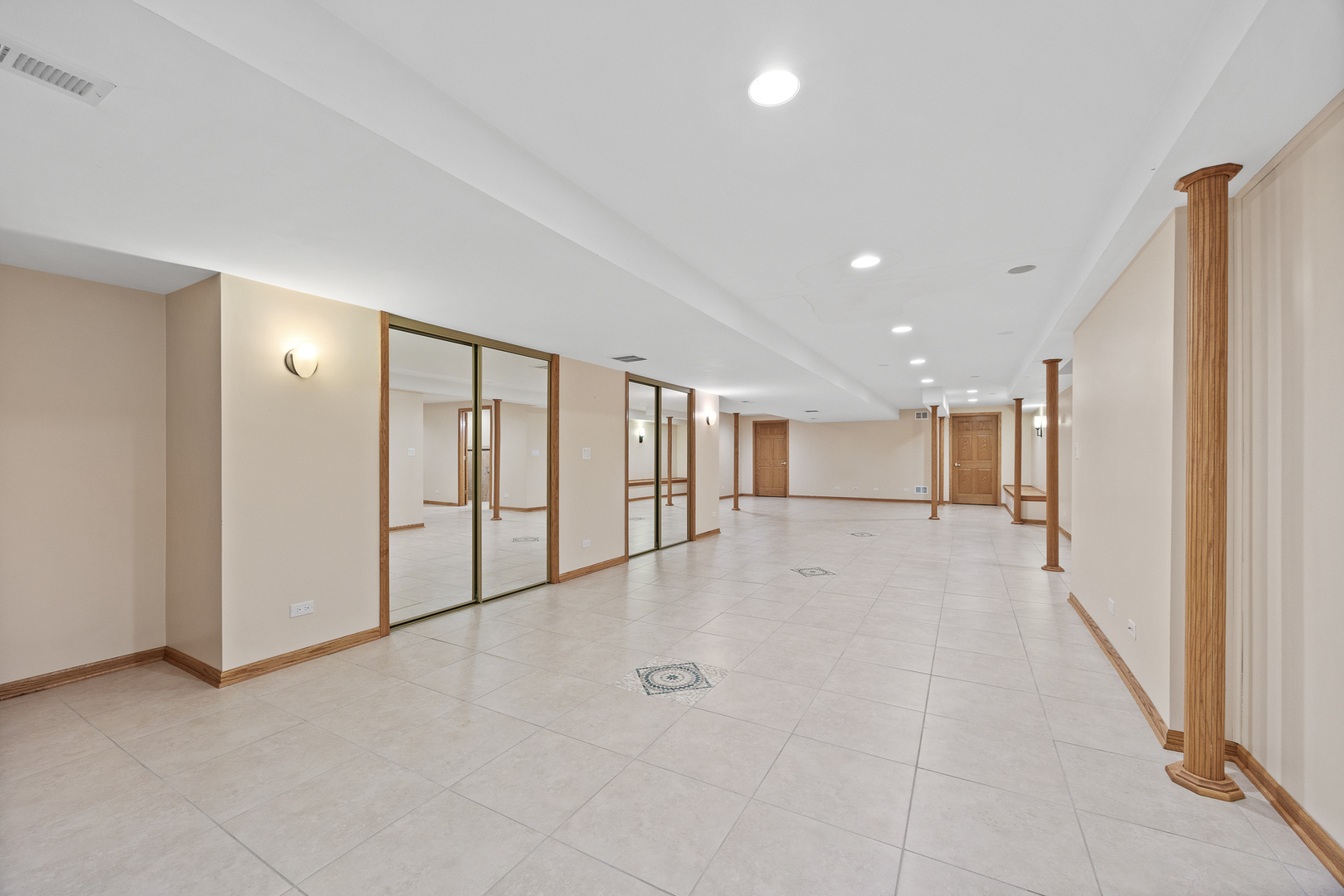 140 Founders Pointe S, Bloomingdale, IL 60108