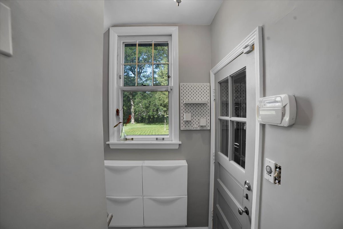 915 N Eagle Street, Naperville, IL 60563