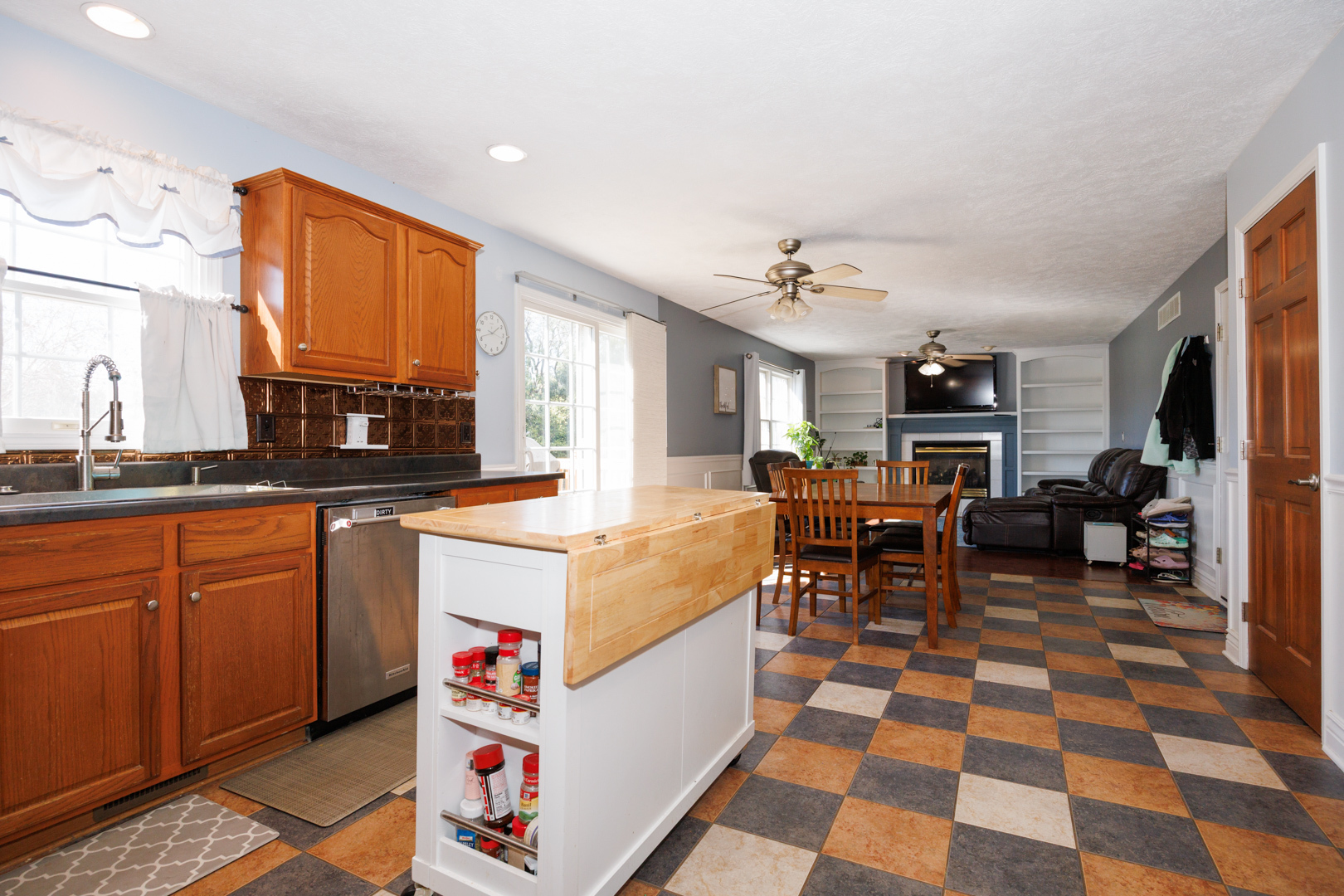 2405 Savanna Road, Bloomington, IL 61705