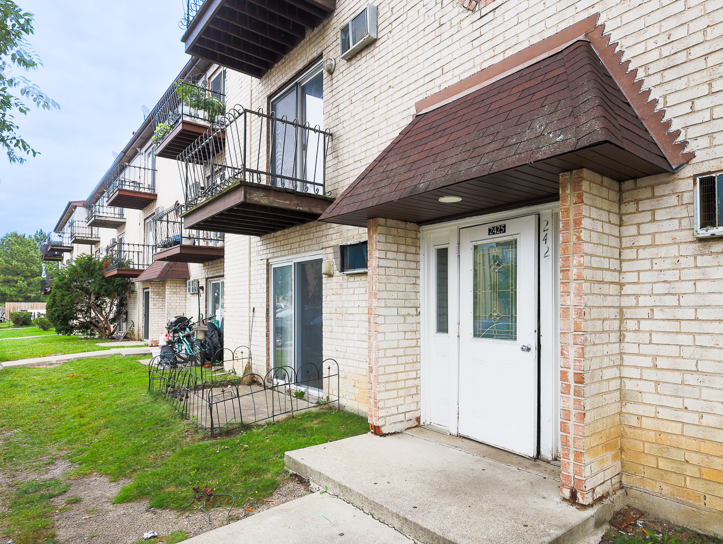 2425 RANDALL Lane #1A, Arlington Heights, IL 60004