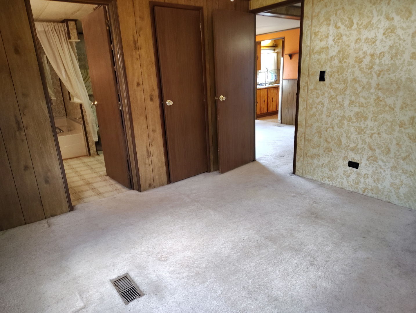 3326 Old Plank Road, Park City, IL 60085