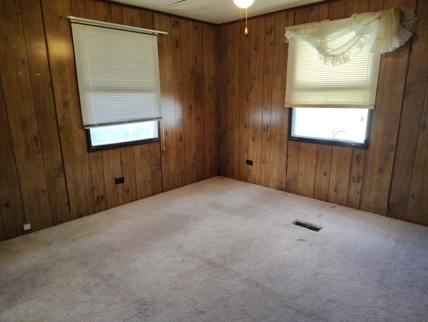 3326 Old Plank Road, Park City, IL 60085