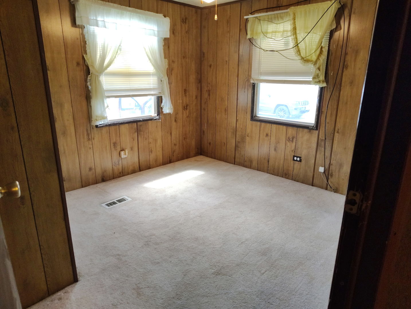 3326 Old Plank Road, Park City, IL 60085