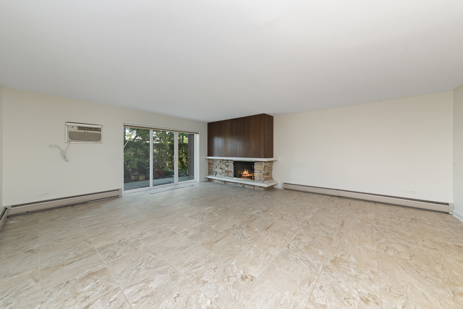 4221 Saratoga Avenue #101A, Downers Grove, IL 60515