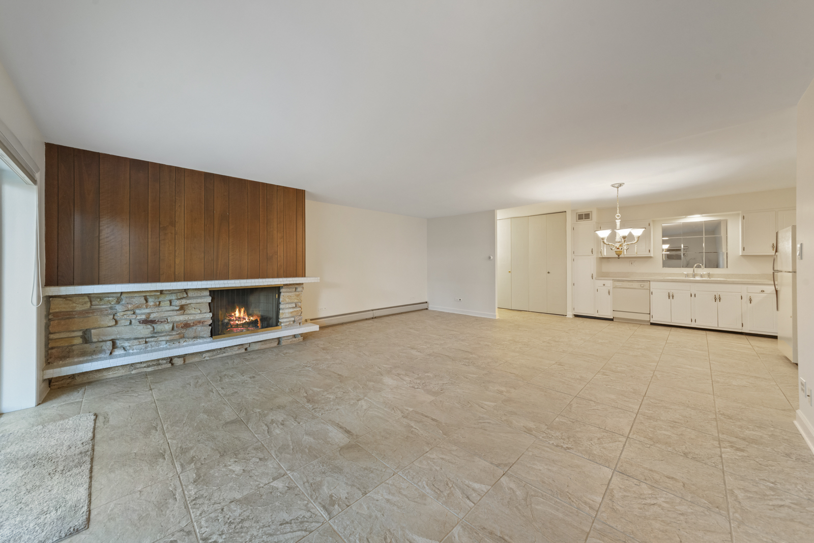 4221 Saratoga Avenue #101A, Downers Grove, IL 60515