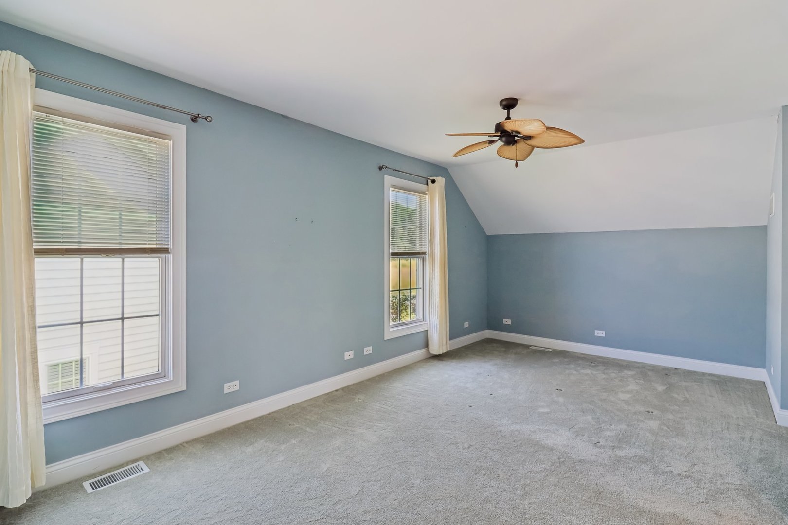 40418 N South Newport Drive, Antioch, IL 60002