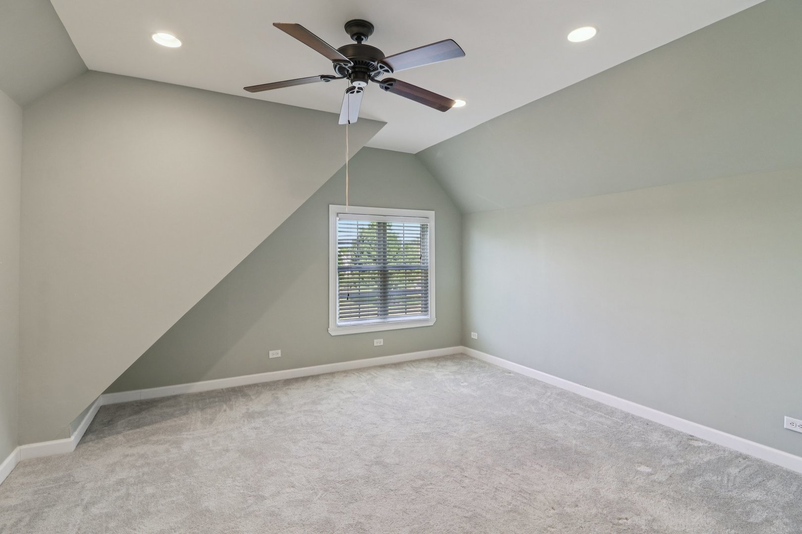 40418 N South Newport Drive, Antioch, IL 60002