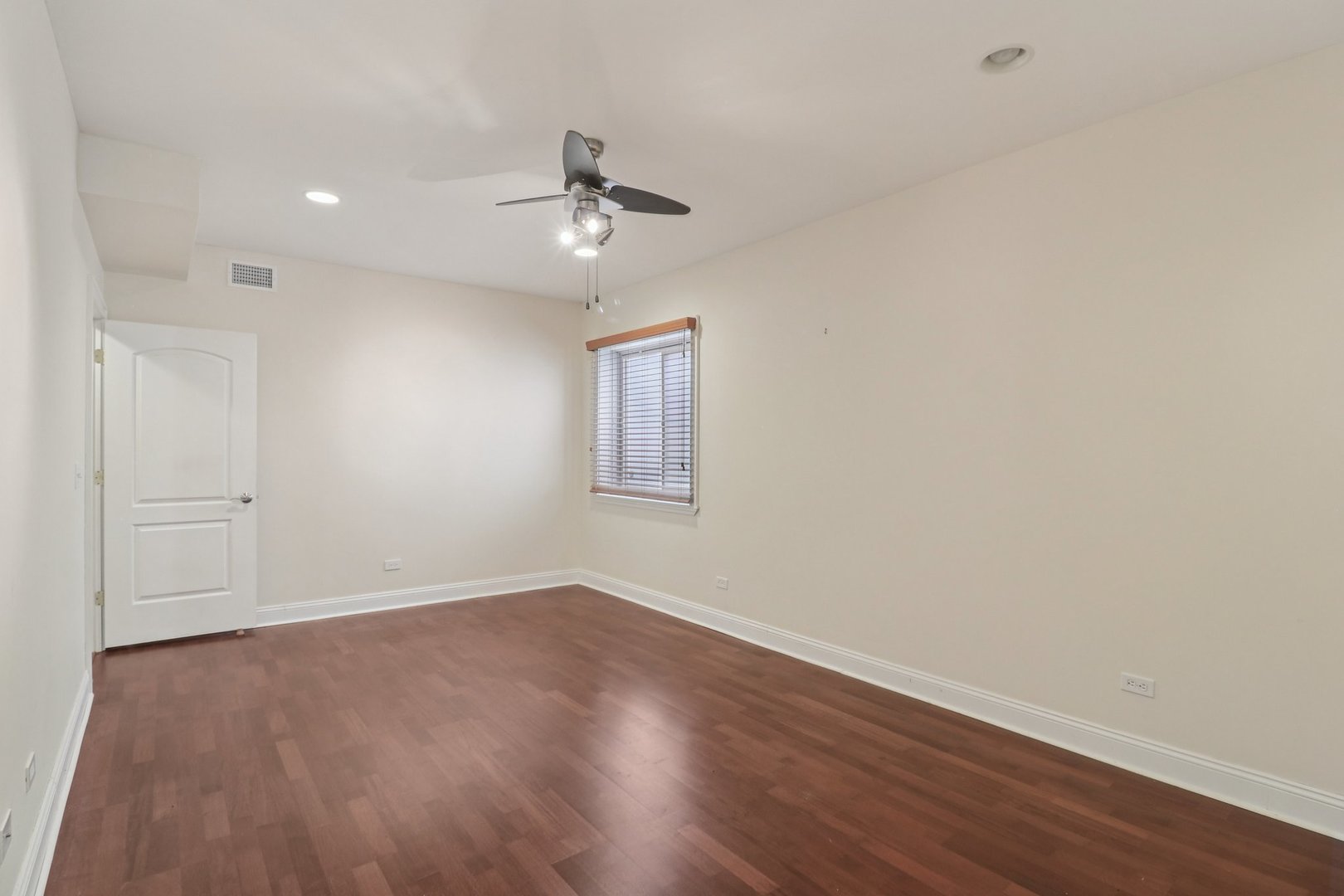 40418 N South Newport Drive, Antioch, IL 60002