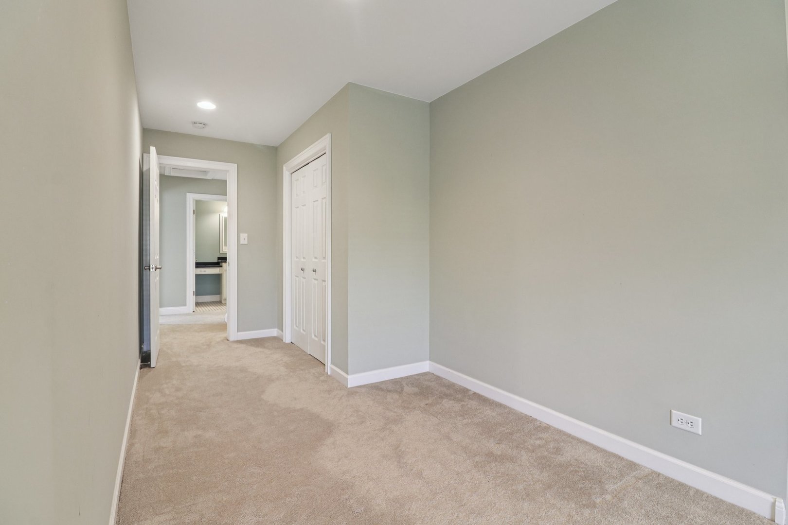 40418 N South Newport Drive, Antioch, IL 60002