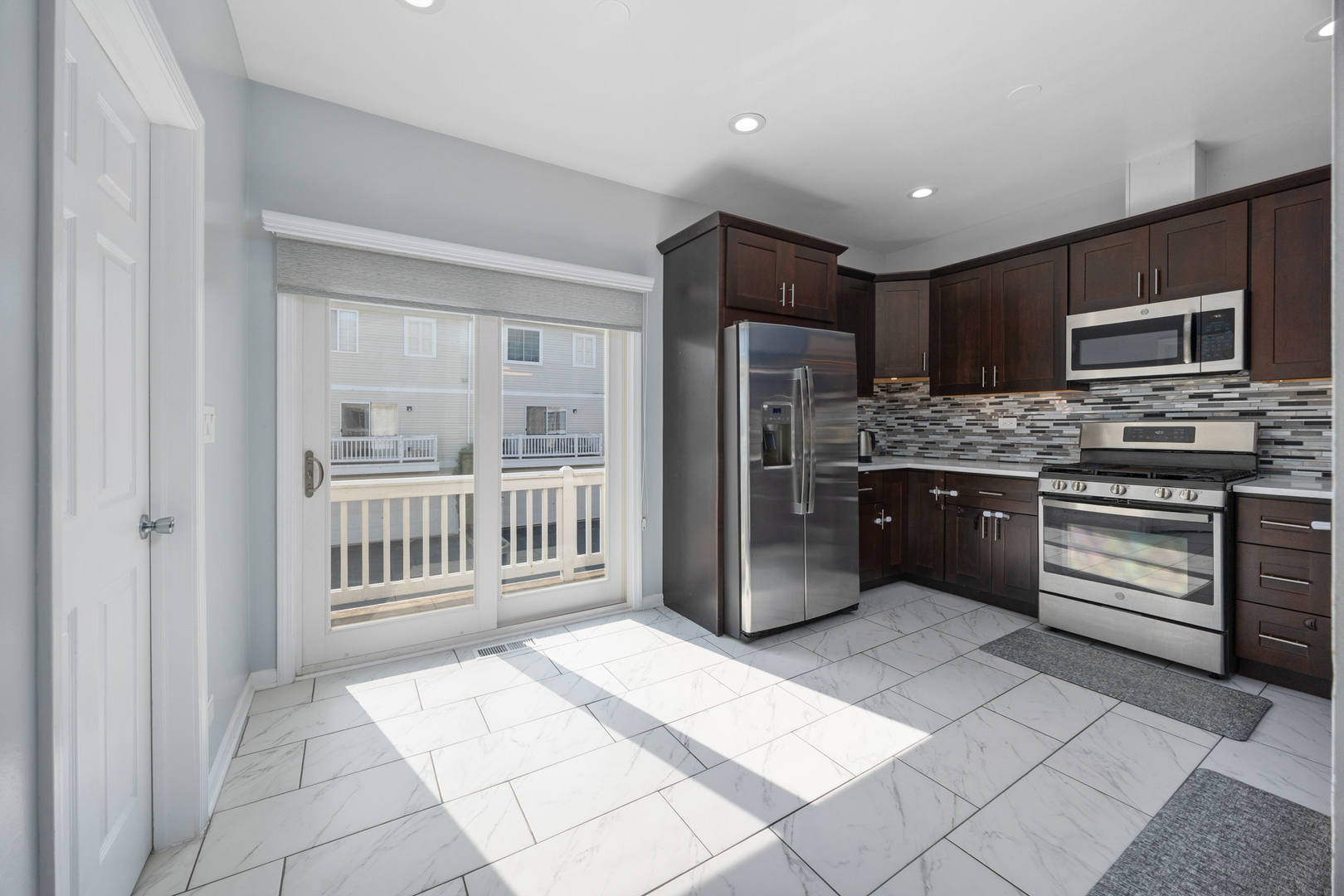 9411 N harrison Street, Des Plaines, IL 60016