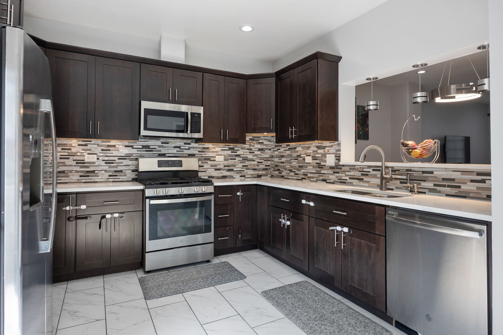9411 N harrison Street, Des Plaines, IL 60016