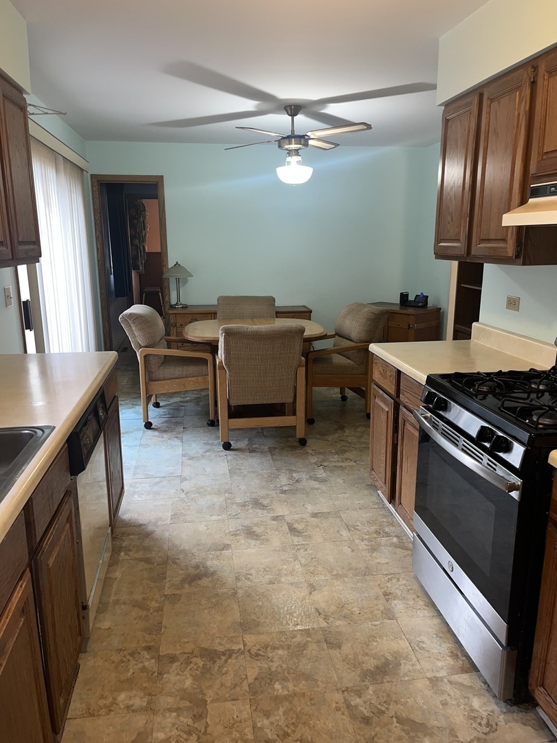 159 N Park Street, Westmont, IL 60559