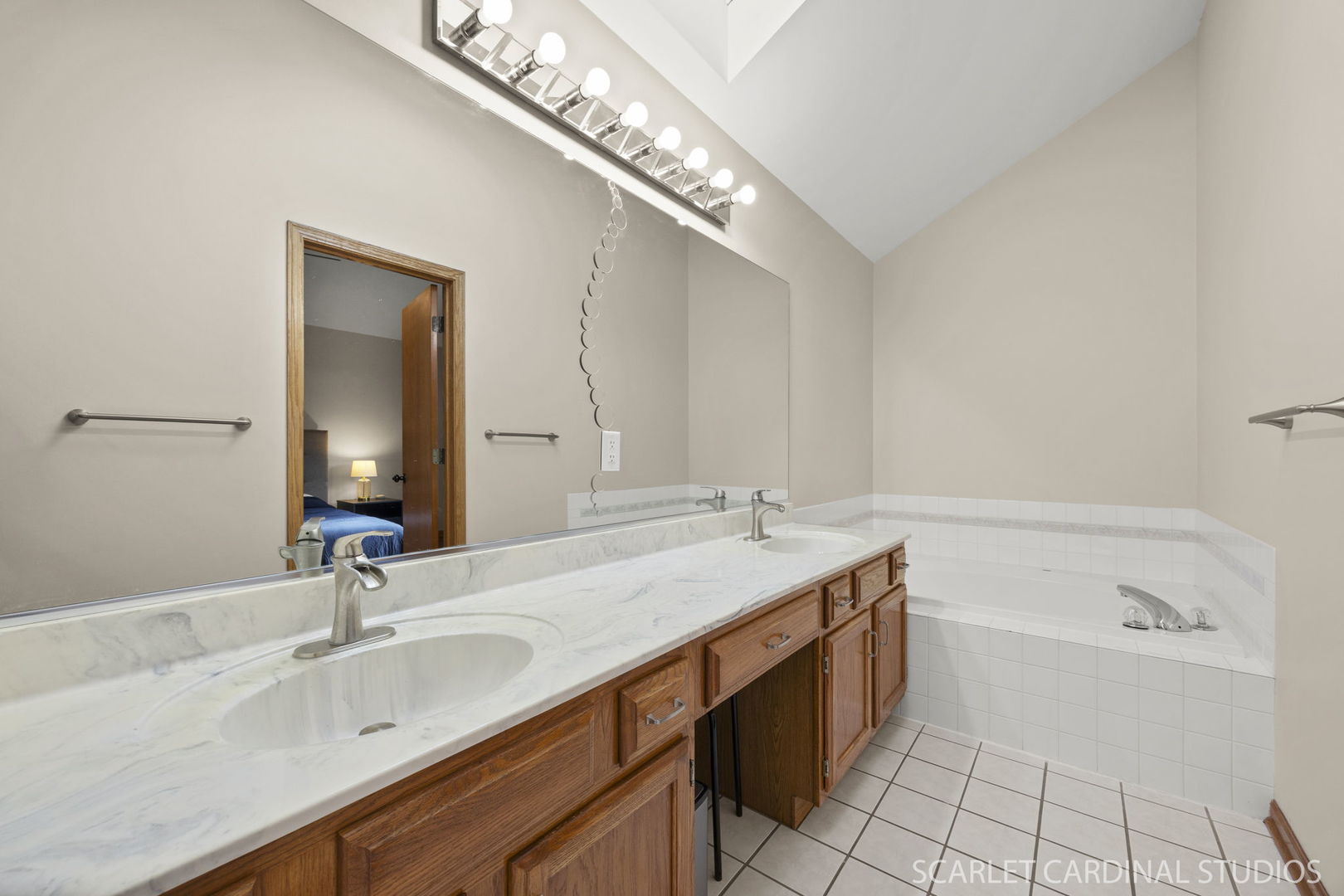3080 Sandalwood Court, Aurora, IL 60504