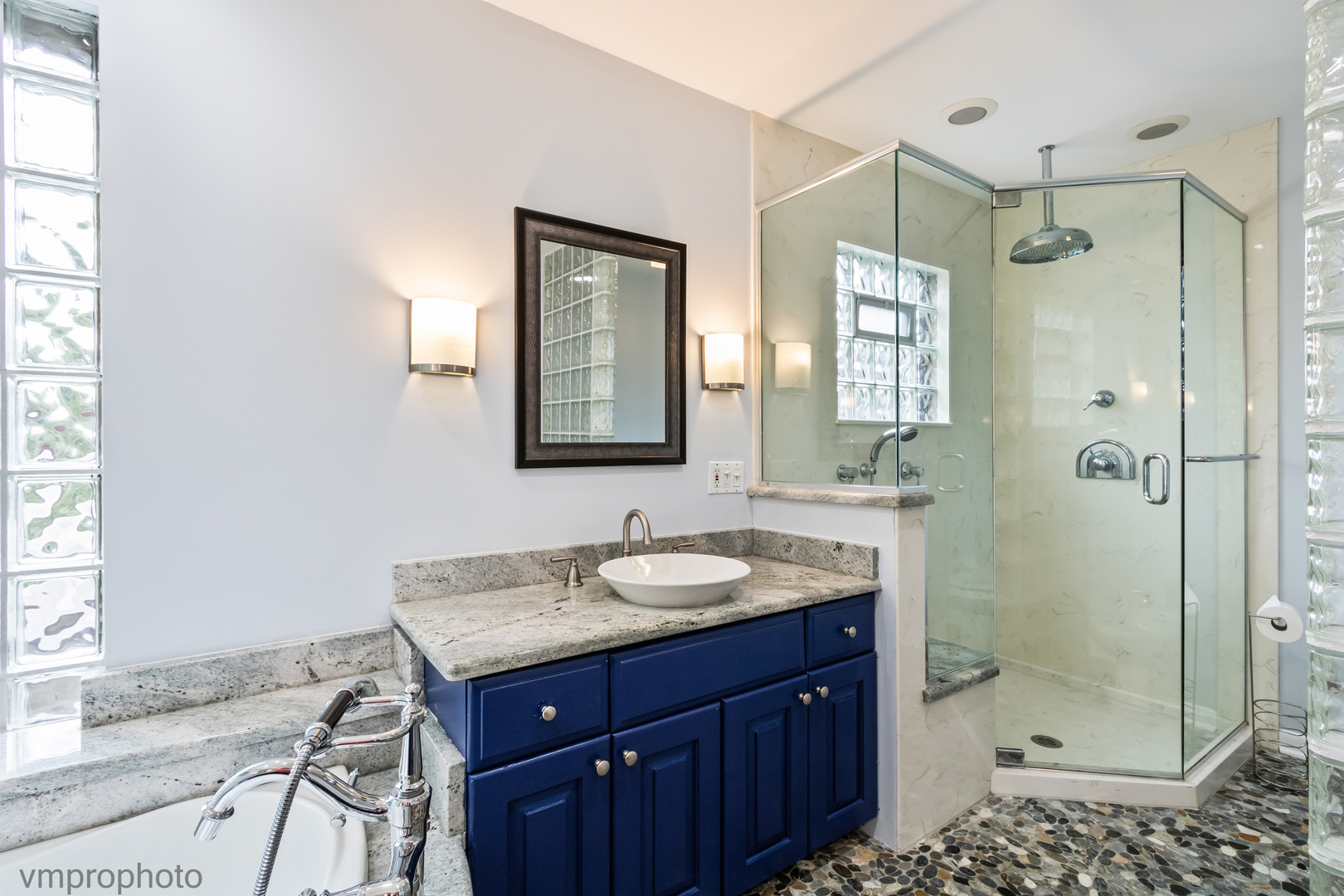 1418 W Saint James Place, Arlington Heights, IL 60005