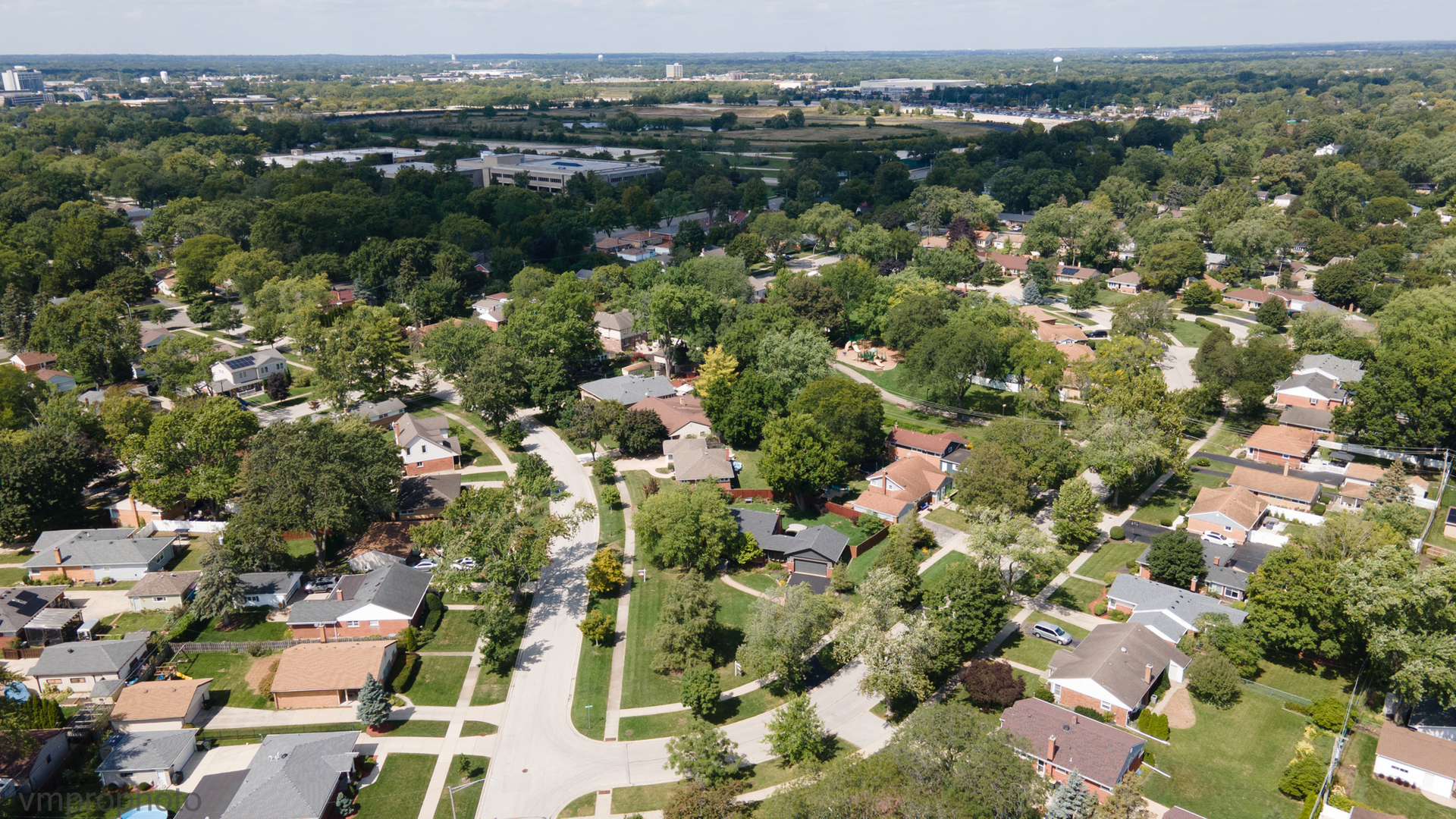 1418 W Saint James Place, Arlington Heights, IL 60005