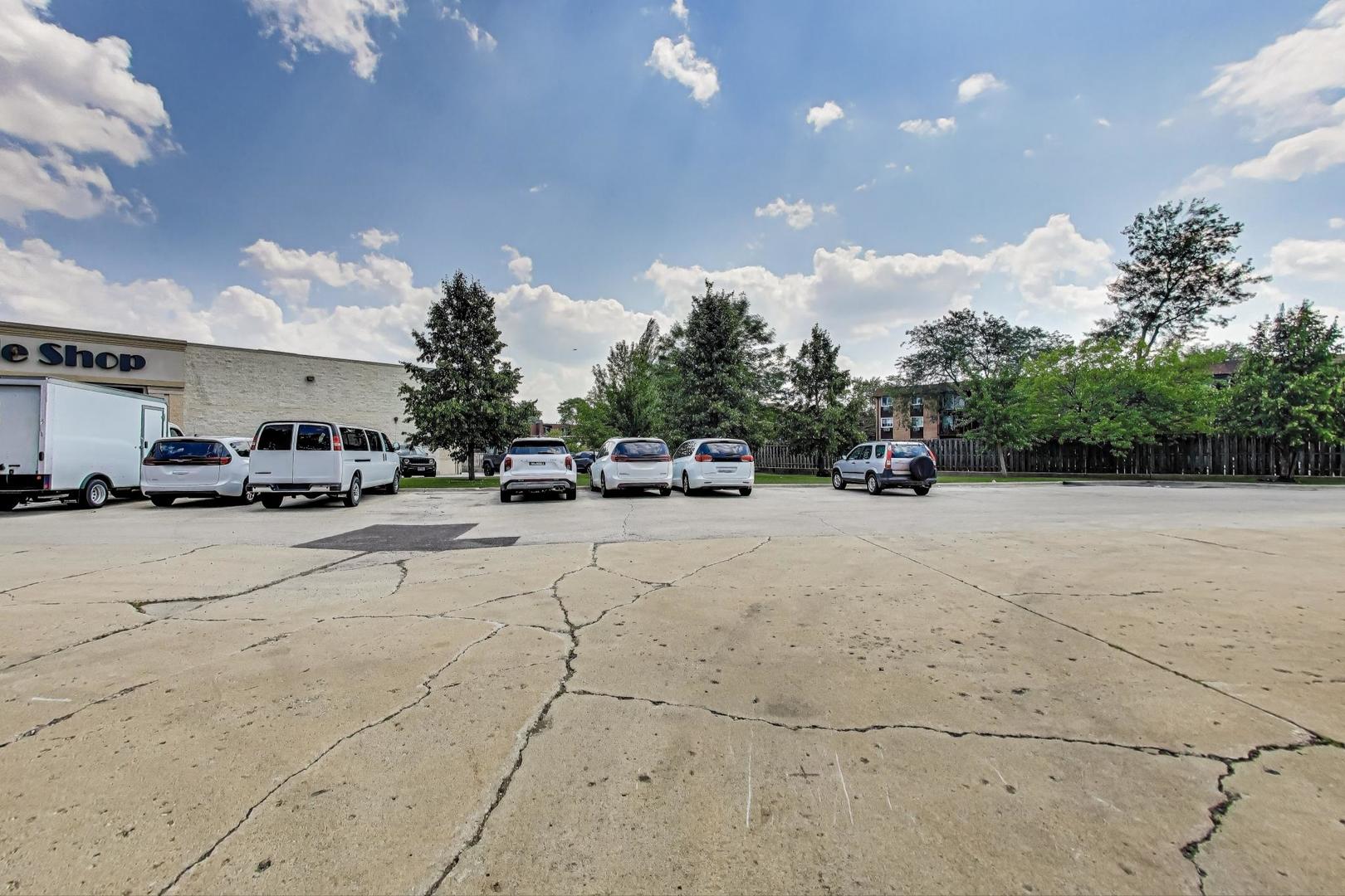 675 W Golf Road, Hoffman Estates, IL 60169
