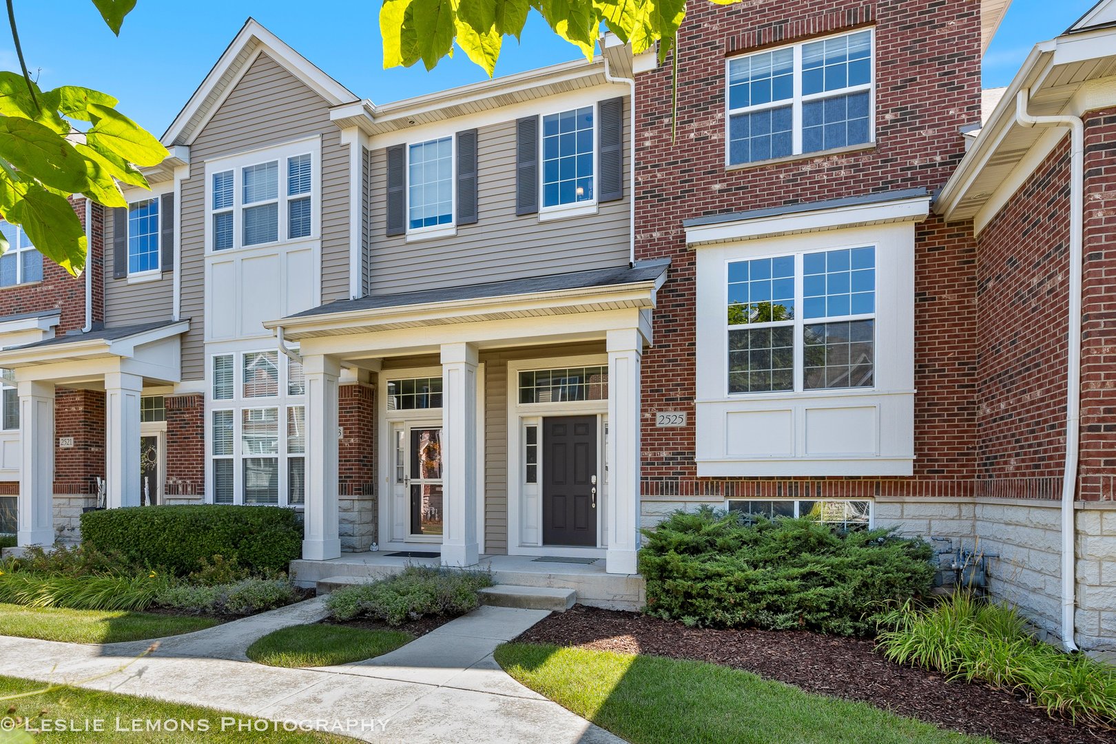 2525 Dunraven Avenue, Naperville, IL 60540