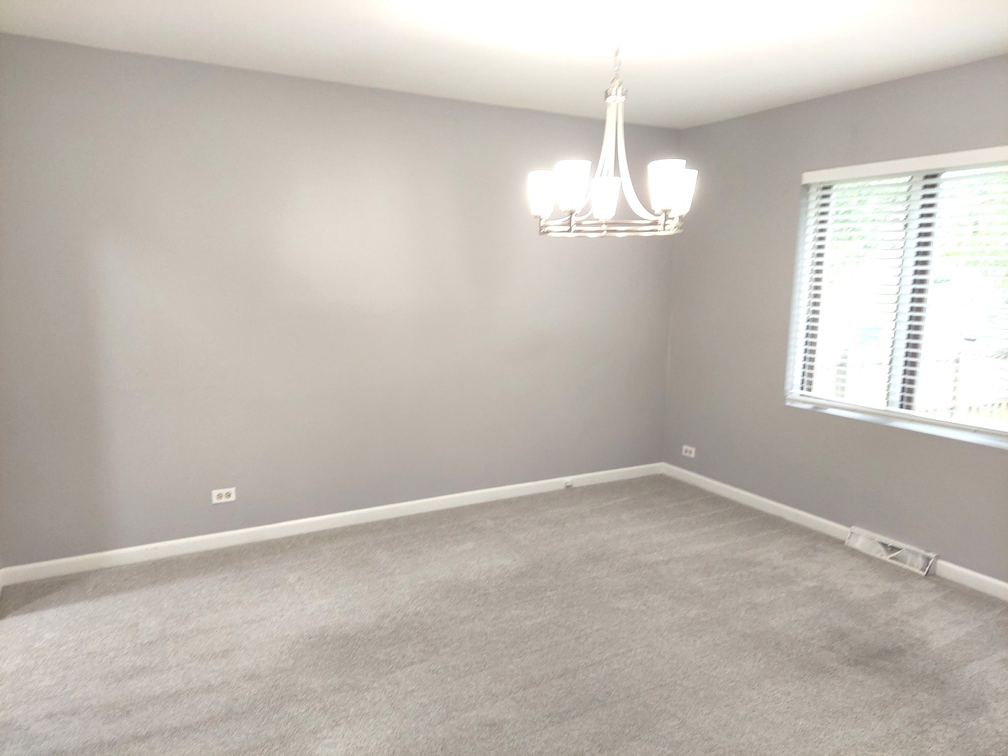 2304 Nottingham Drive, Naperville, IL 60565