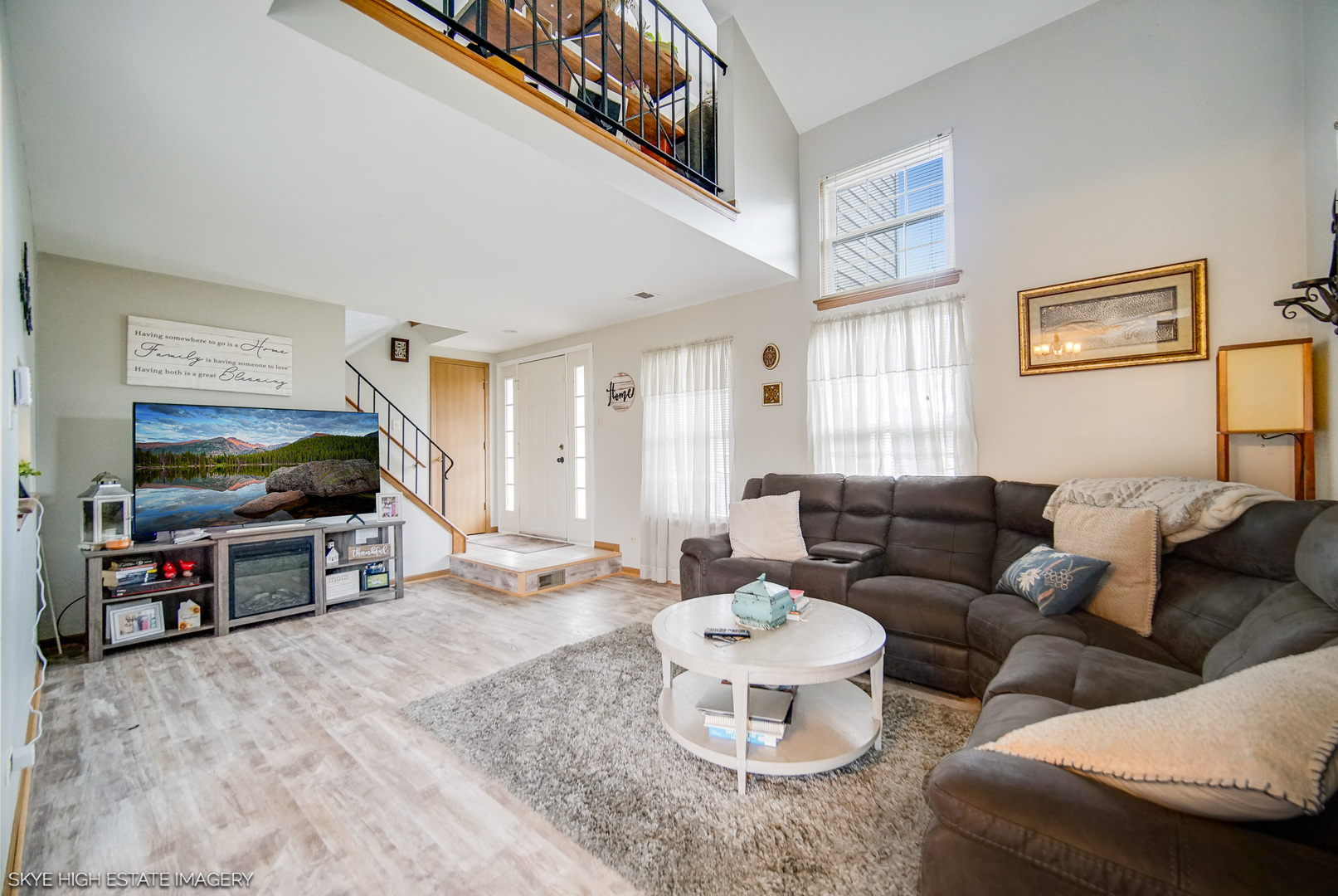 12522 S Deer Park Drive, Alsip, IL 60803