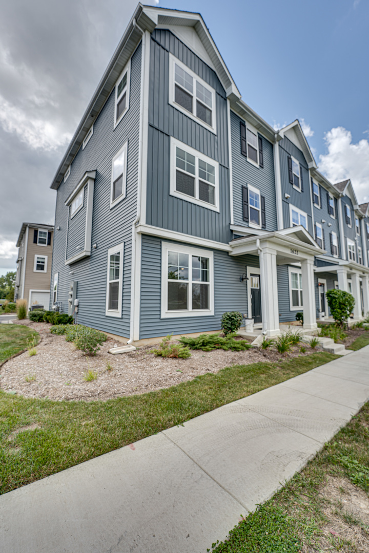 1622 Albany Street, Grayslake, IL 60030