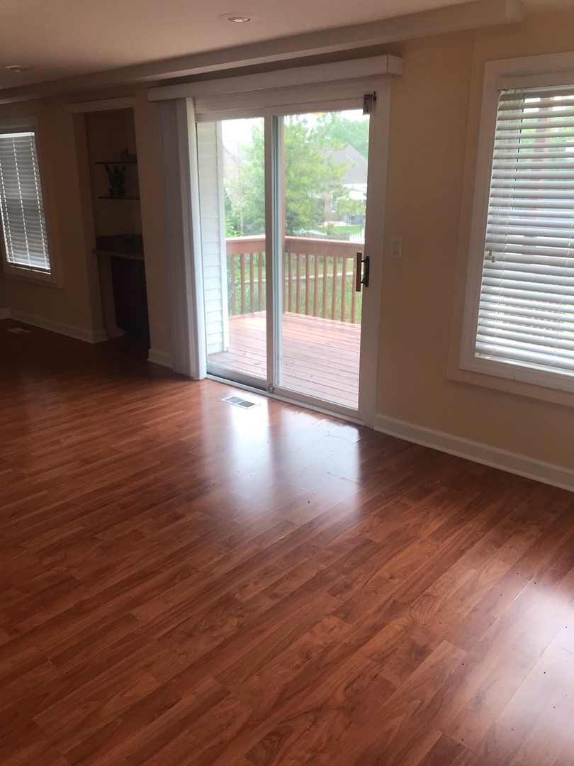 315 Spring Point Drive, Carpentersville, IL 60110