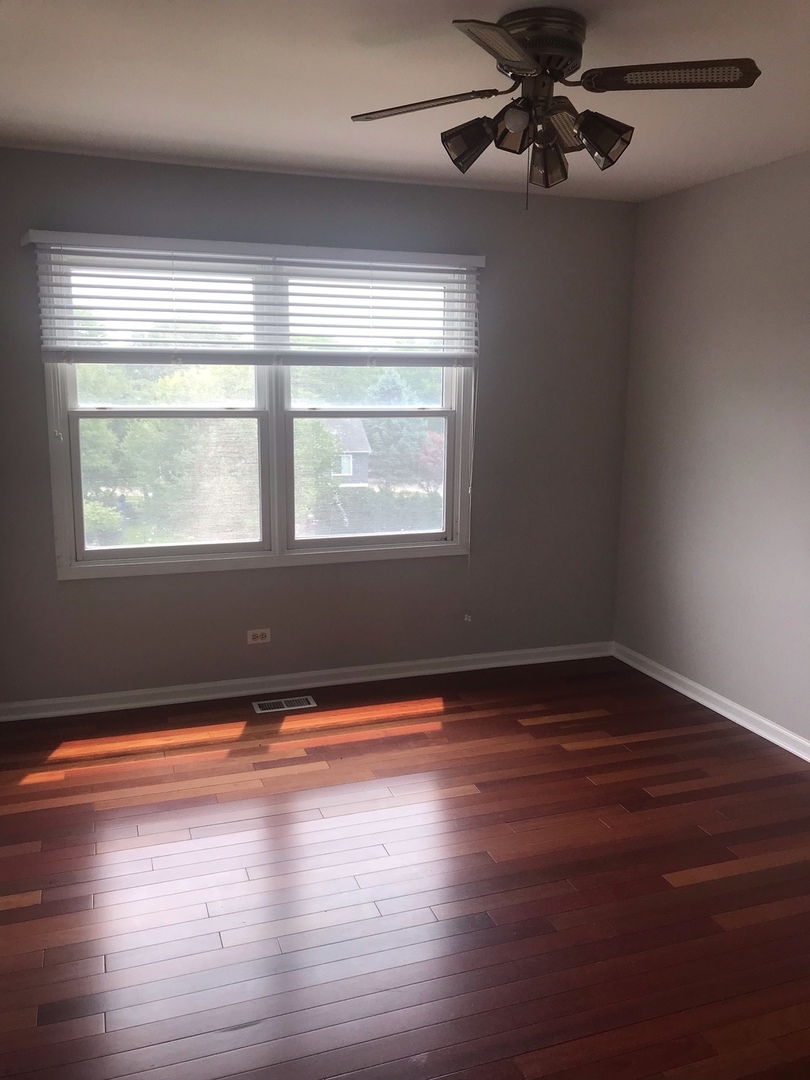 315 Spring Point Drive, Carpentersville, IL 60110