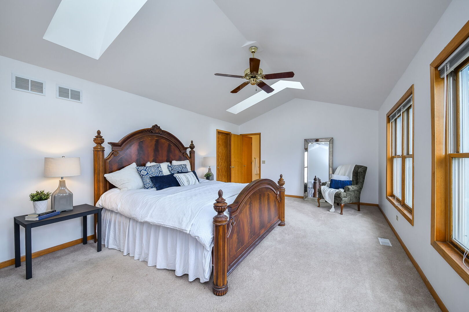 10N085 Trails End, Elgin, IL 60124
