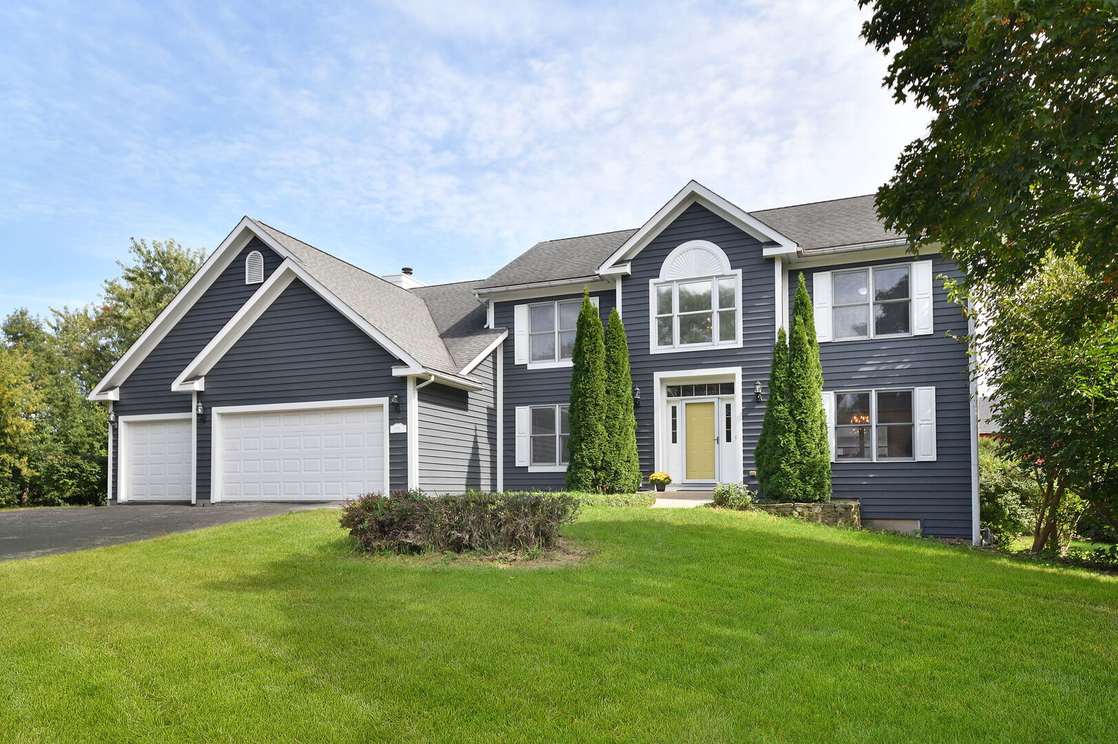 10N085 Trails End, Elgin, IL 60124