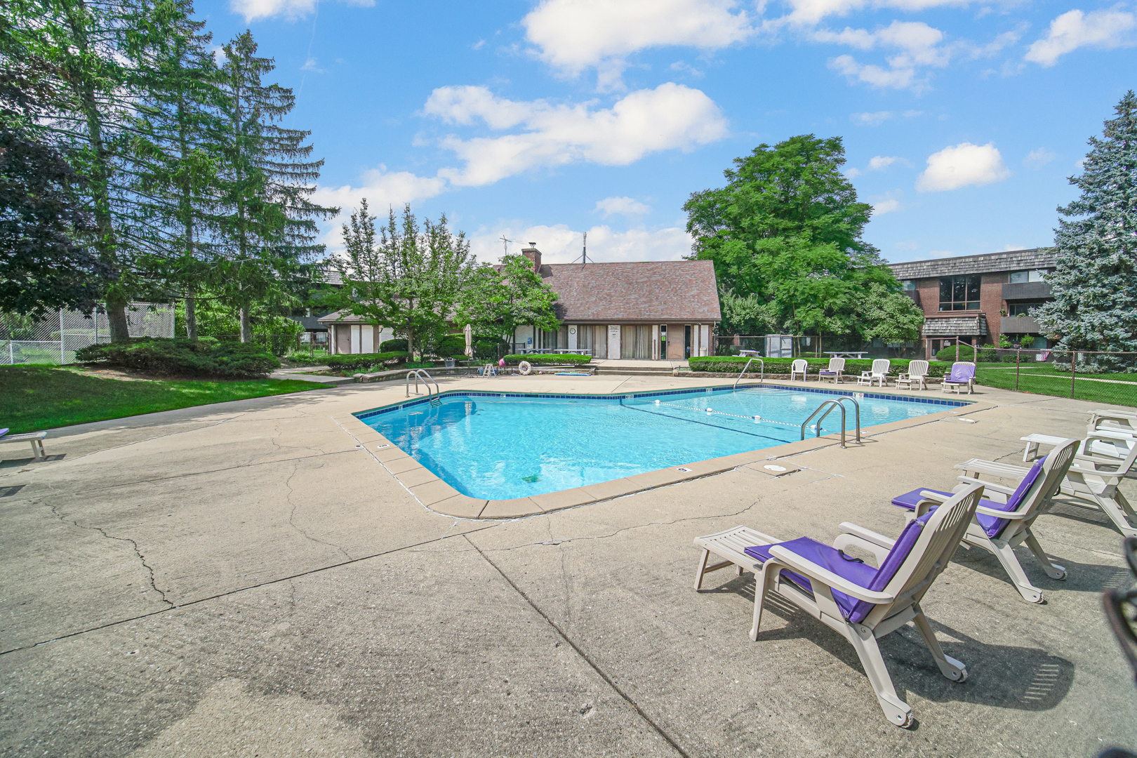 493 Timber Ridge Drive #206, Carol Stream, IL 60188