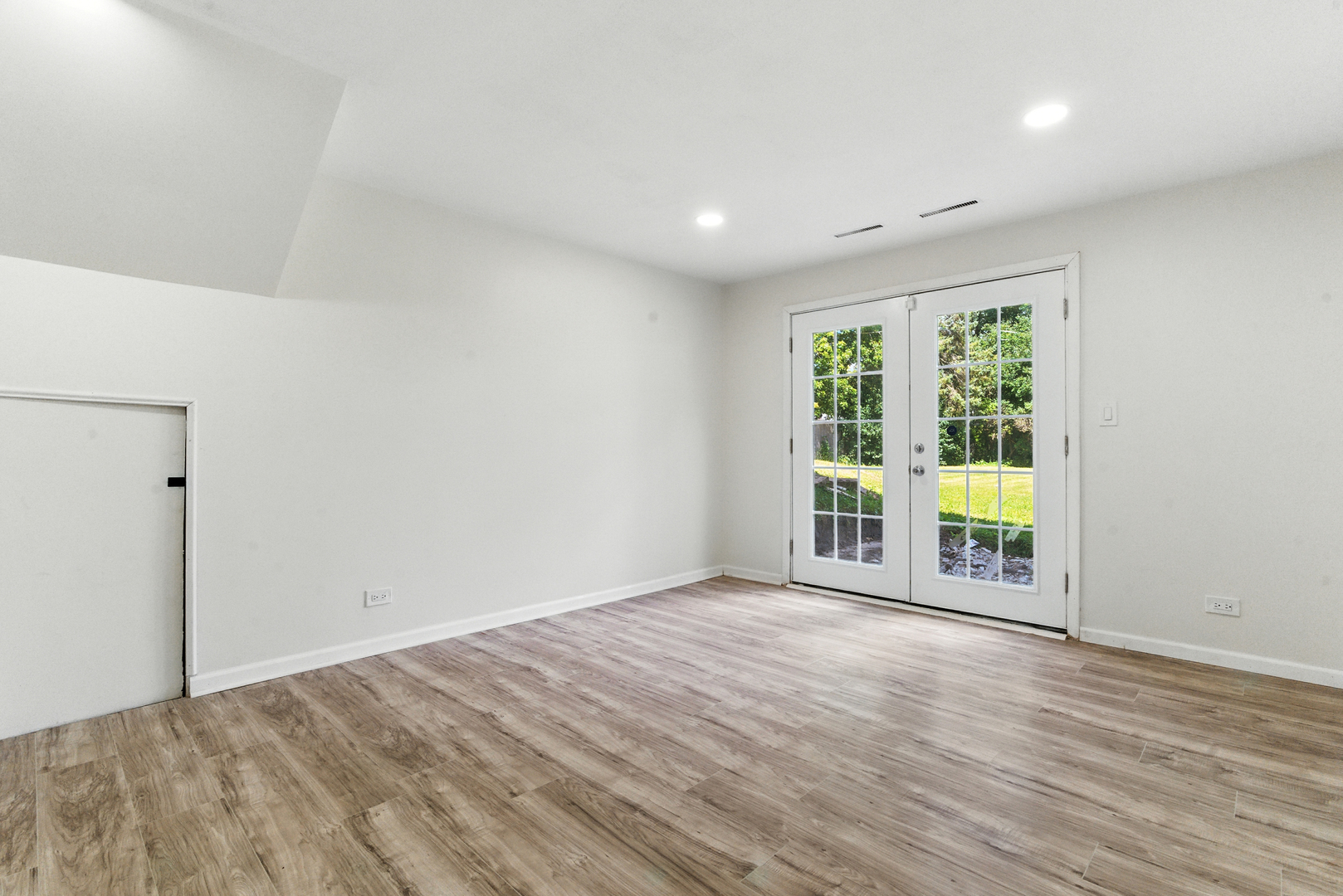 2708 Dana Avenue, Waukegan, IL 60087