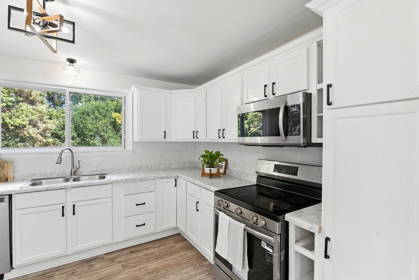 2708 Dana Avenue, Waukegan, IL 60087