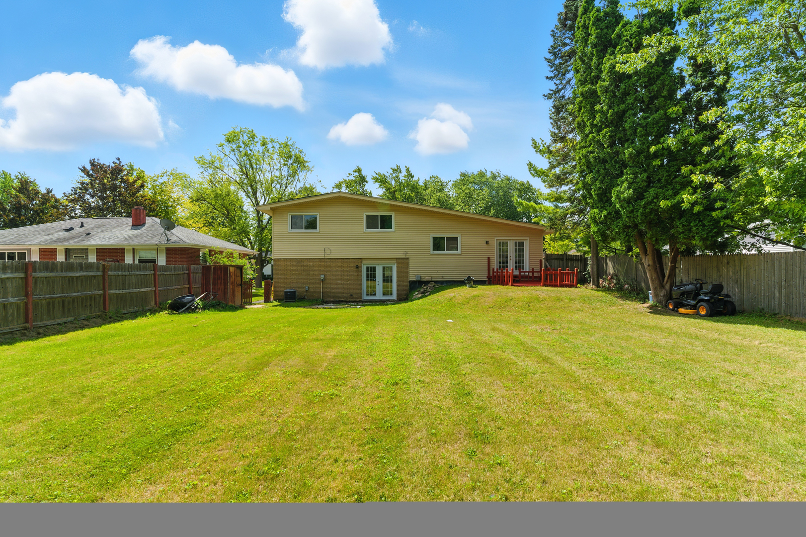 2708 Dana Avenue, Waukegan, IL 60087