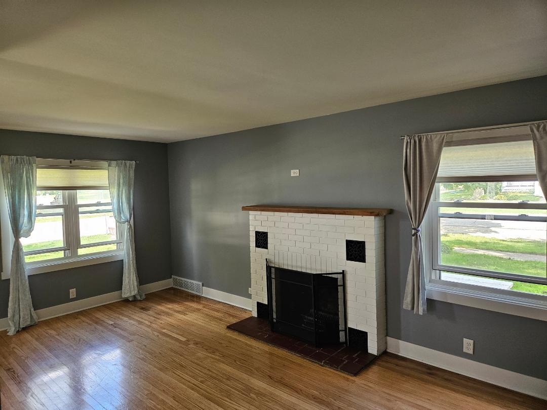 161 Dole Avenue, Crystal Lake, IL 60014