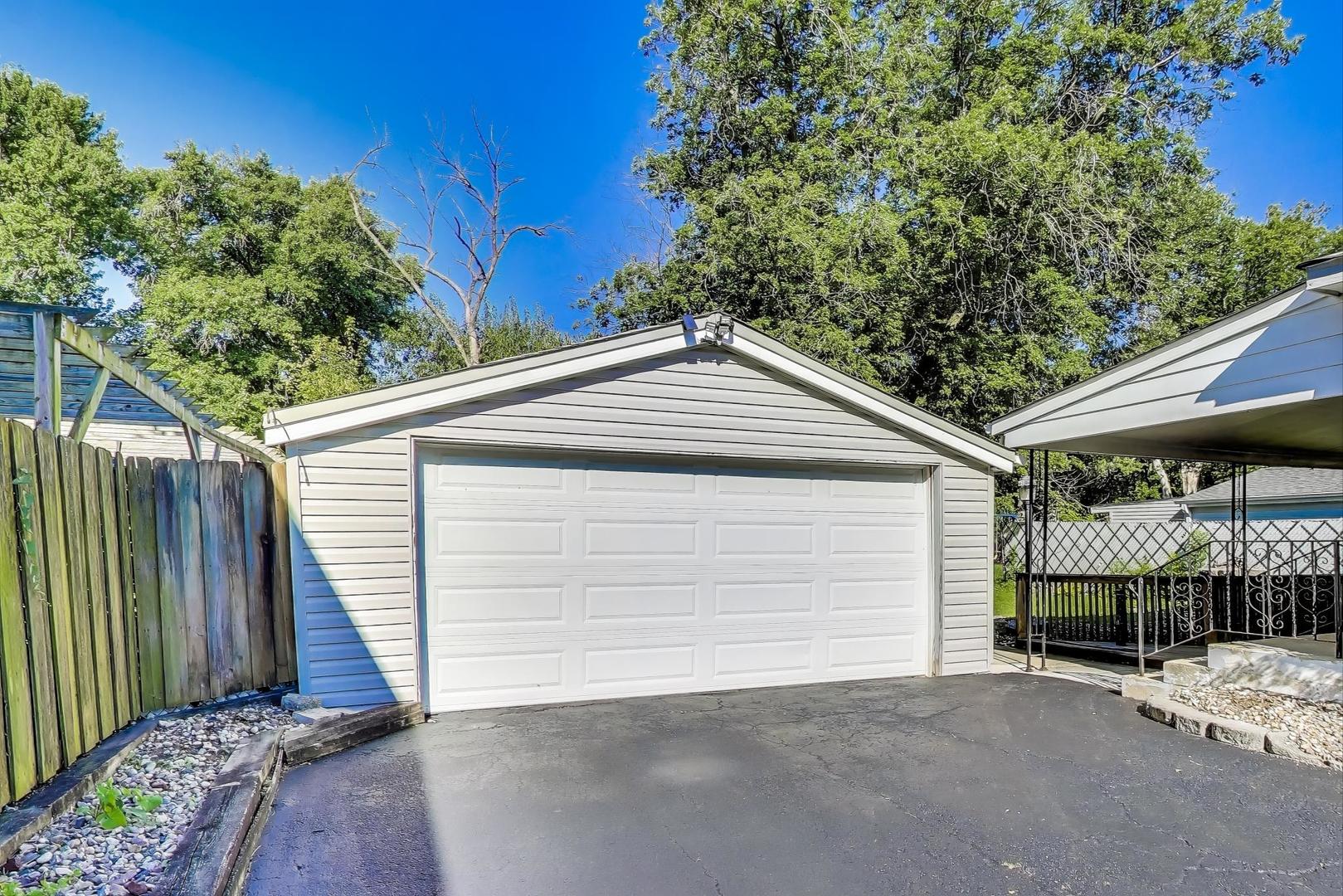 9348 Sayre Avenue, Oak Lawn, IL 60453