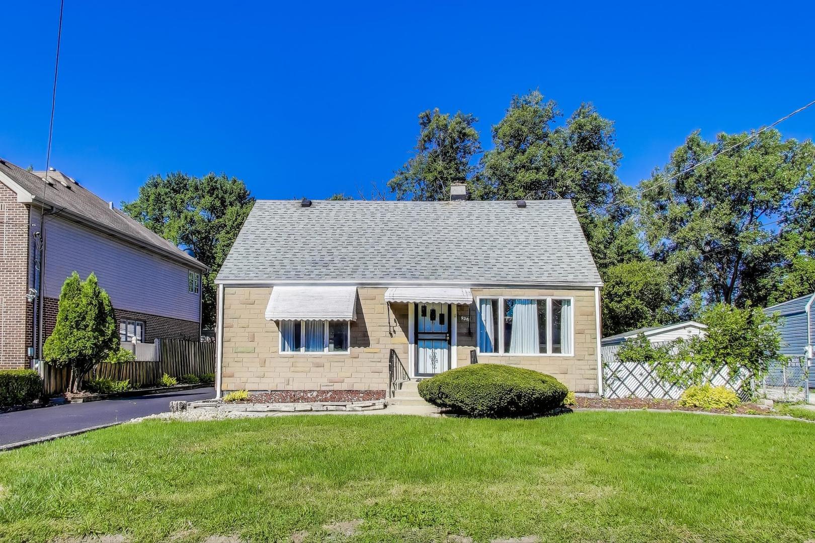9348 Sayre Avenue, Oak Lawn, IL 60453