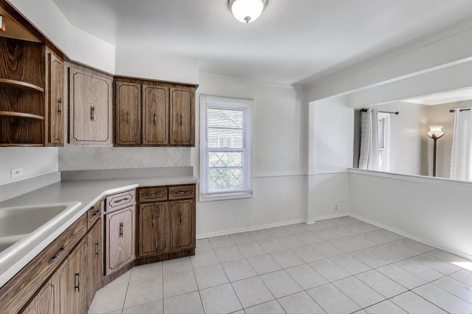9348 Sayre Avenue, Oak Lawn, IL 60453