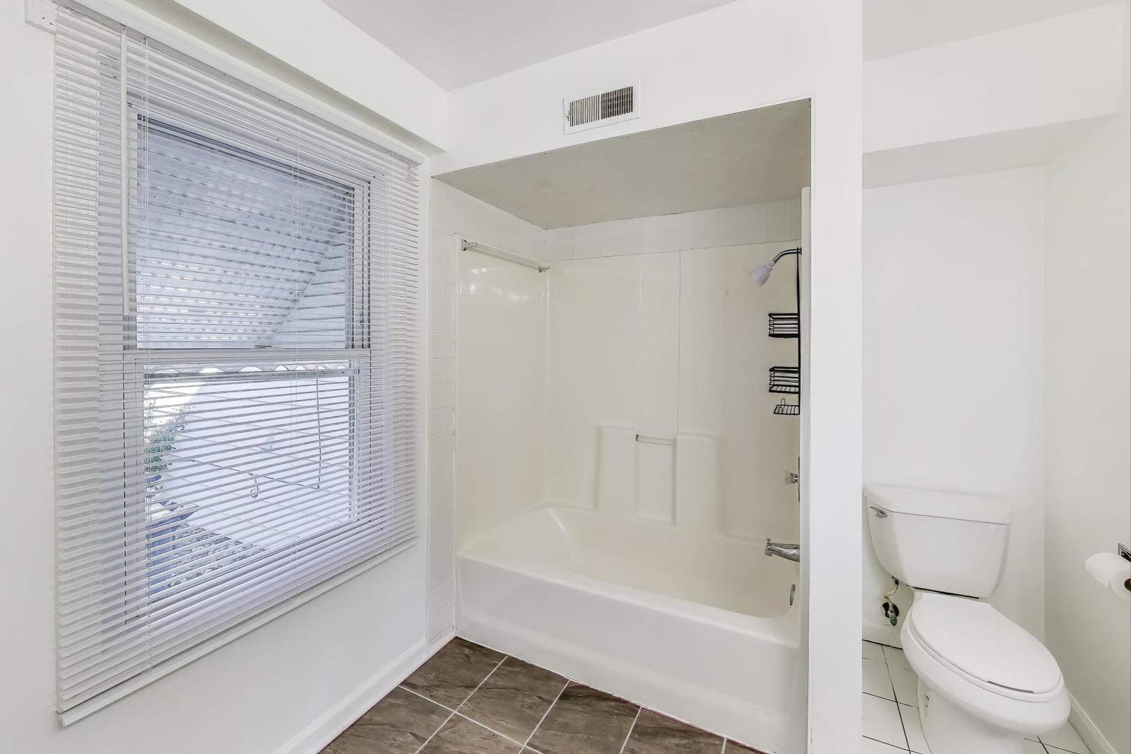 9348 Sayre Avenue, Oak Lawn, IL 60453