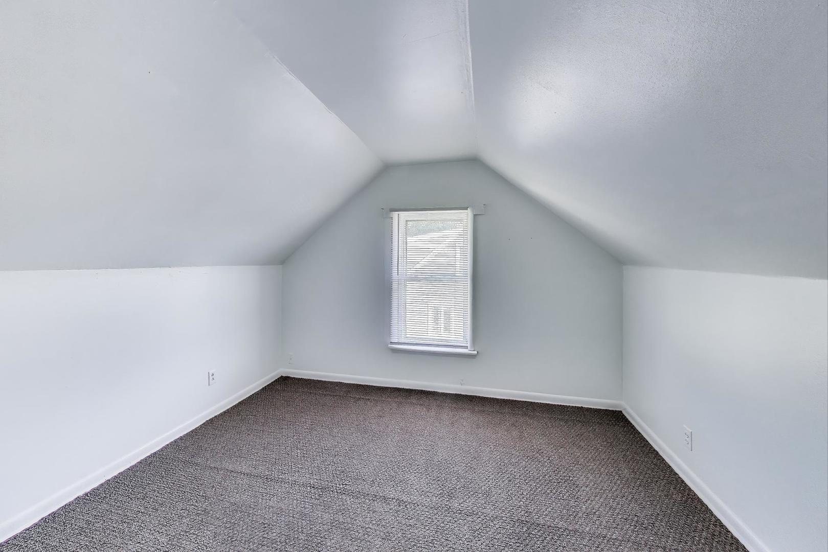 9348 Sayre Avenue, Oak Lawn, IL 60453
