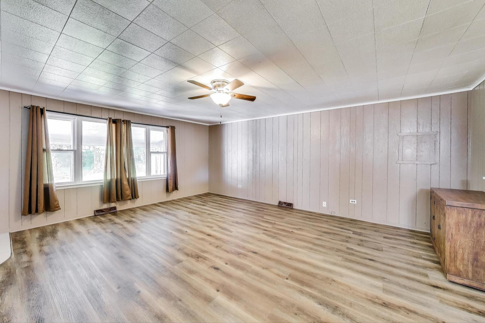 9348 Sayre Avenue, Oak Lawn, IL 60453