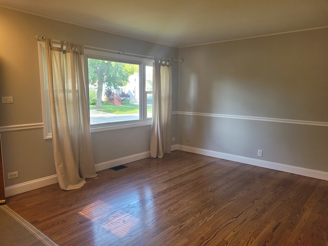 415 chicago Avenue, Downers Grove, IL 60515