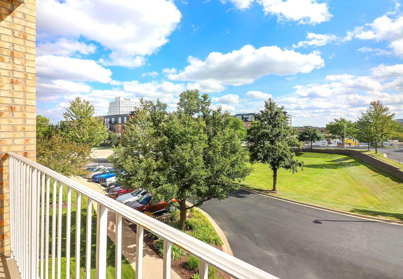 2240 S Grace Street #212, Lombard, IL 60148