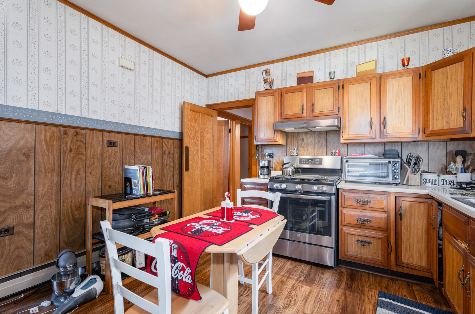 6140 S Karlov Avenue, Chicago, IL 60629