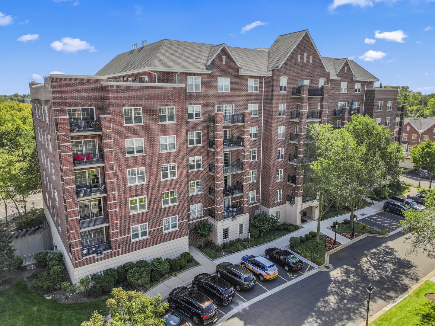 410 W Mahogany Court #609, Palatine, IL 60067