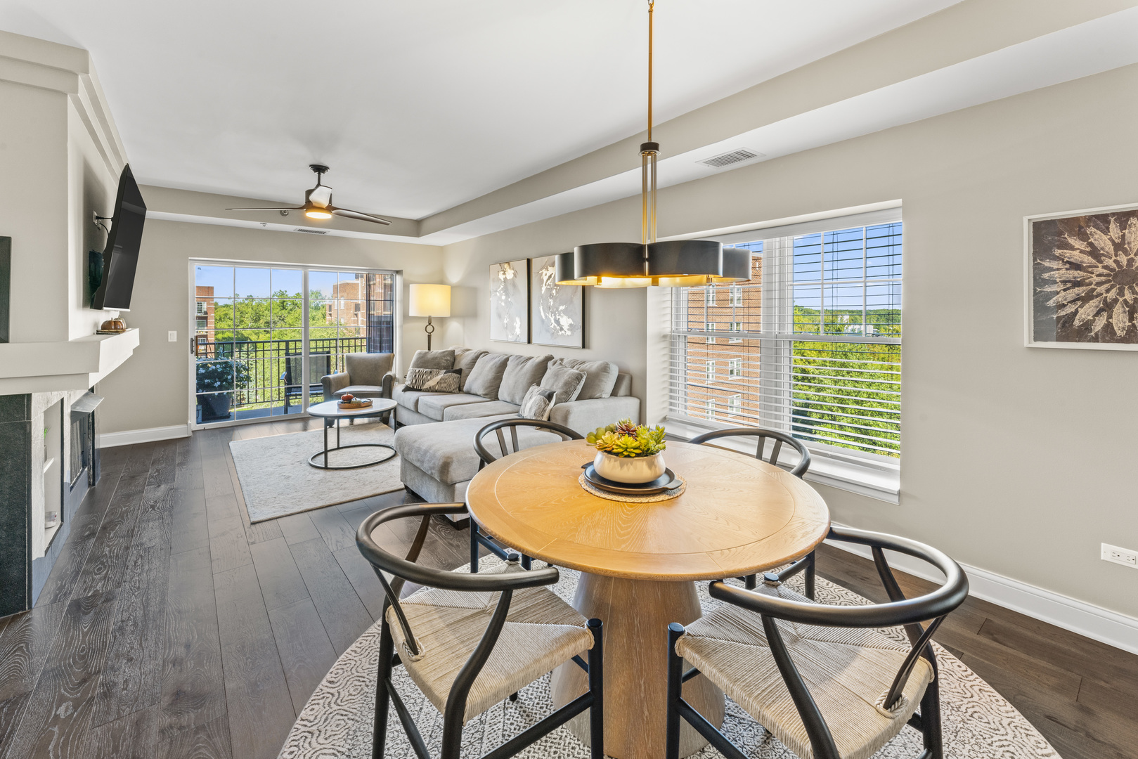 410 W Mahogany Court #609, Palatine, IL 60067
