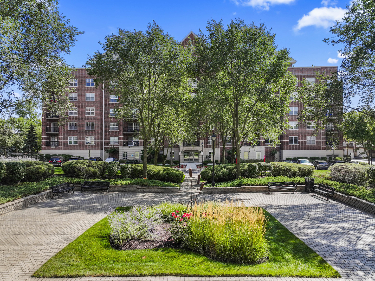 410 W Mahogany Court #609, Palatine, IL 60067