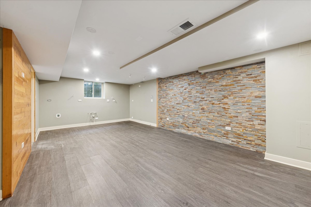 9123 S Leavitt Street, Chicago, IL 60643