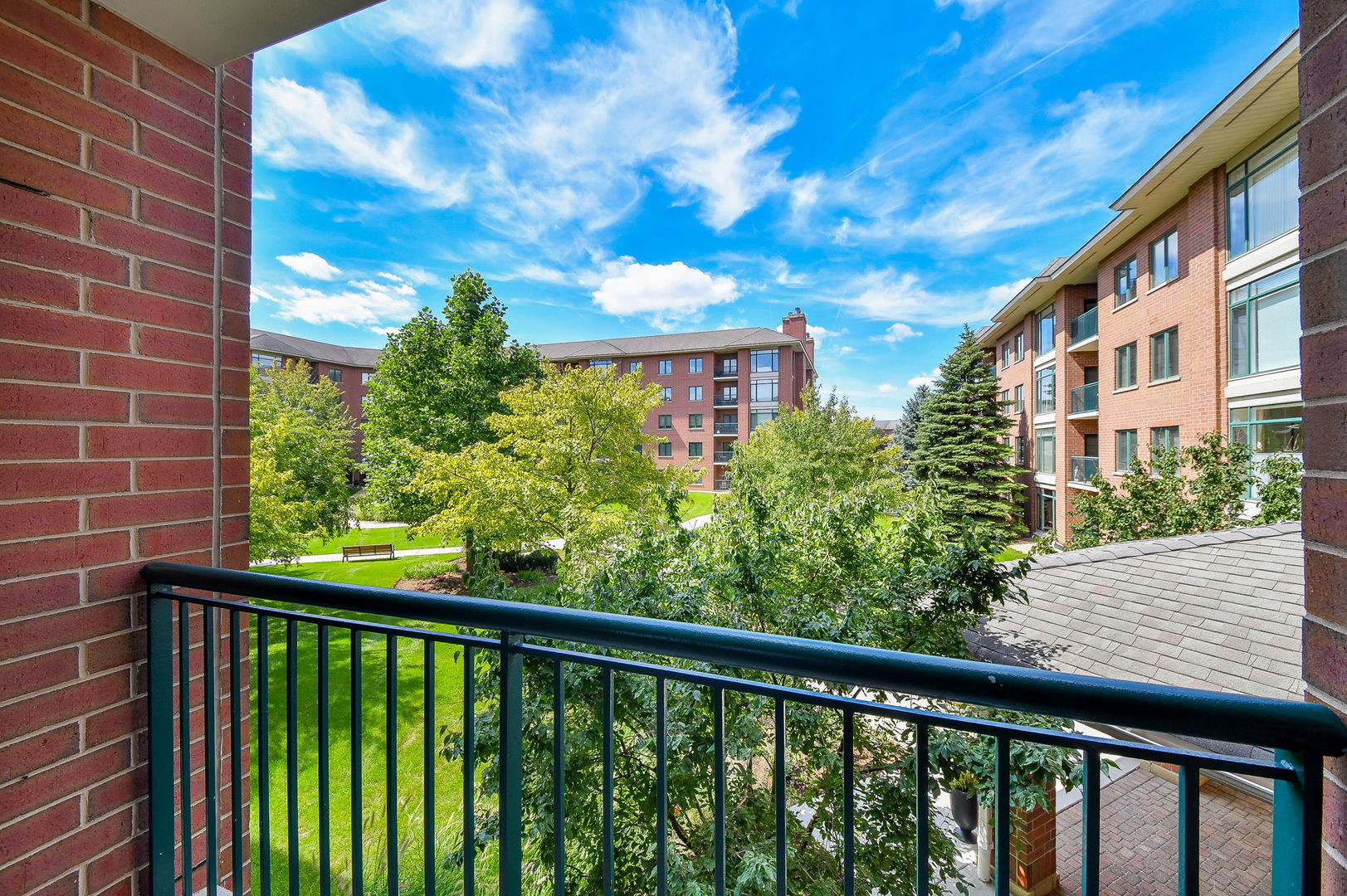 875 E 22nd Street #A-206, Lombard, IL 60148