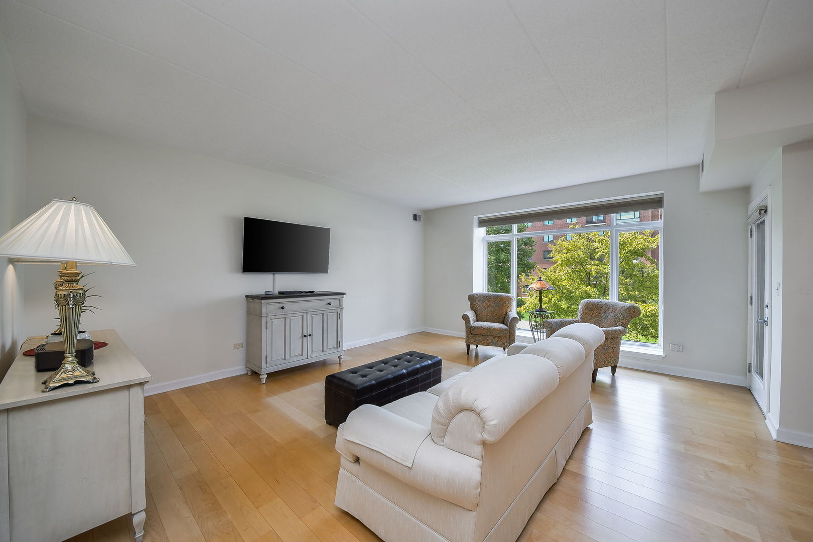 875 E 22nd Street #A-206, Lombard, IL 60148